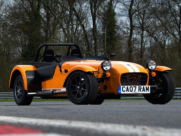  Caterham   -