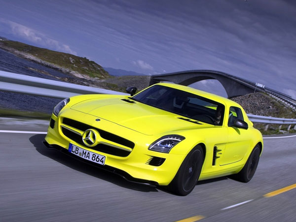  Mercedes-Benz    SLS AMG