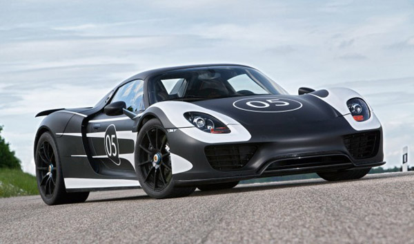 Porsche 918 Spyder    Race Track